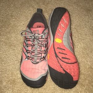 Merrell Barefoot shoes size 6.5 Pink and Gray!
